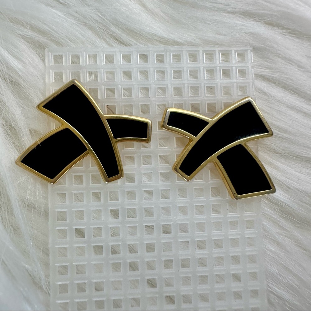 1.25” Vintage Monet X Black & Gold Pierced Bold Earrings - Picture 6 of 8